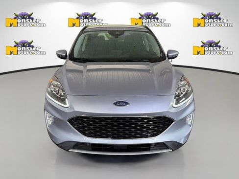 Used 2022 Ford Escape Titanium AWD/4WD image 2