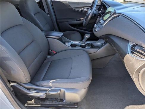 Used 2021 Chevrolet Malibu LT FWD image 20