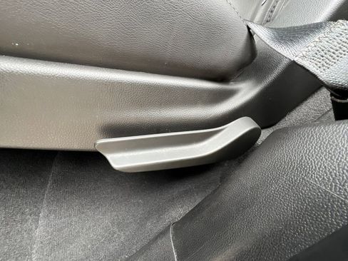 Used 2018 Cadillac Escalade Premium Luxury image 38