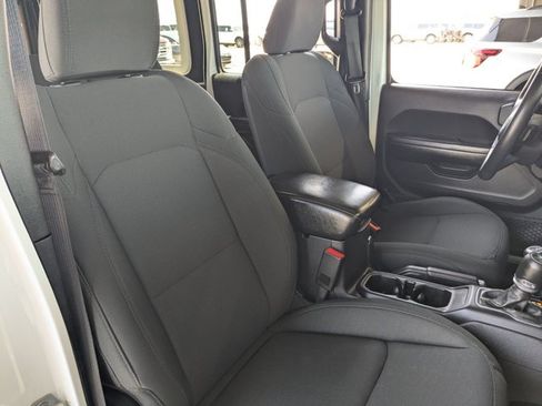 Used 2018 Jeep Wrangler Unlimited Sport S AWD/4WD image 21