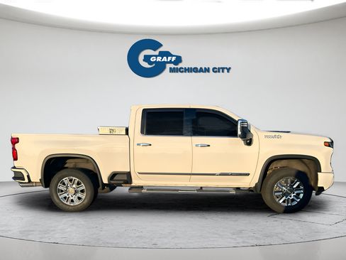 Used 2024 Chevrolet Silverado 2500 High Country AWD/4WD image 6