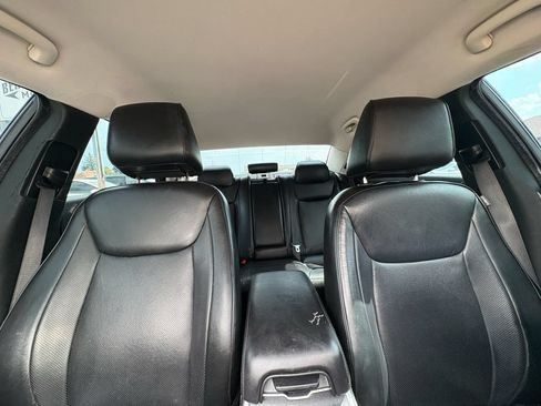 Used 2019 Chrysler 300 Limited AWD/4WD image 29