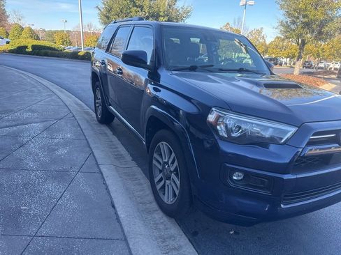 Used 2022 Toyota 4Runner TRD Sport image 2