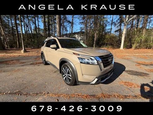 Used 2024 Nissan Pathfinder Platinum image 1