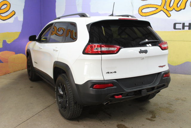 Used 2018 Jeep Cherokee Trailhawk AWD/4WD image 6