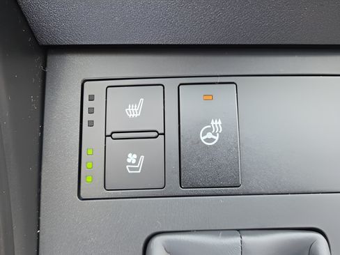 Certified 2025 Lexus IS 300 w/ Premium Package RWD image 19
