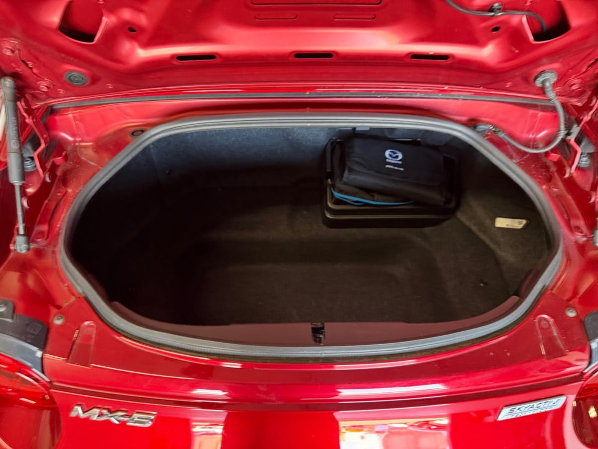 Used 2019 MAZDA MX-5 Miata RF Club RWD image 18