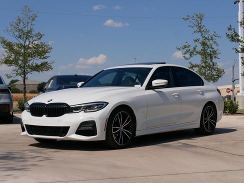 Used 2019 BMW 330i Sedan w/ M Sport Package RWD image 5