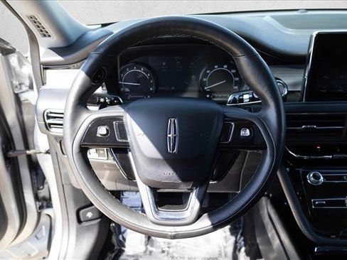 Used 2022 Lincoln Corsair AWD w/ Premium Package image 13