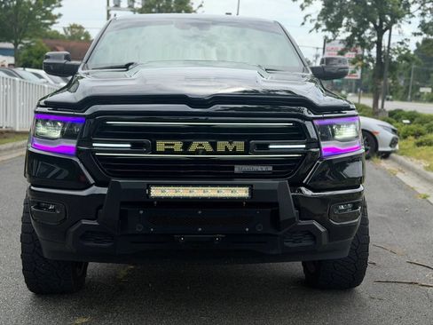Used 2019 RAM 1500 Laramie AWD/4WD image 9