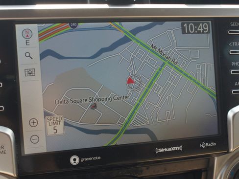 Used 2020 Toyota 4Runner SR5 AWD/4WD image 6