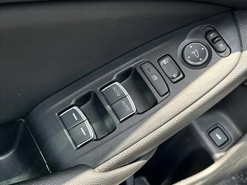 Used 2019 Honda Accord LX image 18