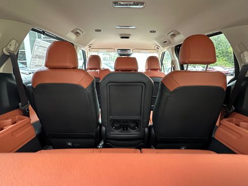 New 2026 Kia Carnival EX image 13