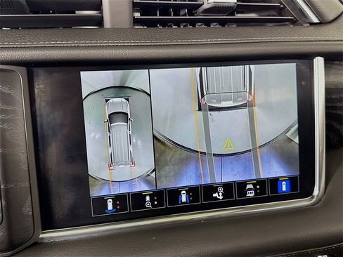 Used 2022 GMC Yukon Denali image 46