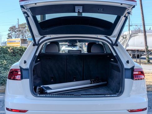 Used 2023 Audi Q8 Premium Plus image 26