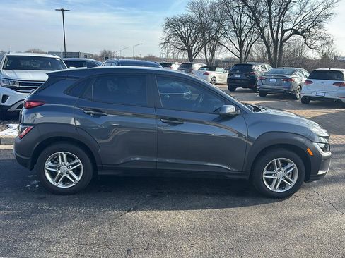 Used 2022 Hyundai Kona SE image 6