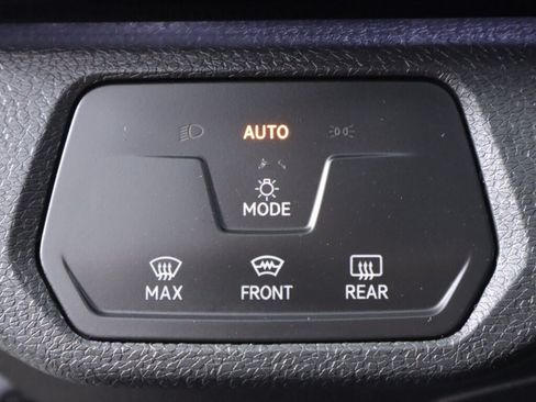 Used 2022 Volkswagen ID.4 Pro AWD/4WD image 10