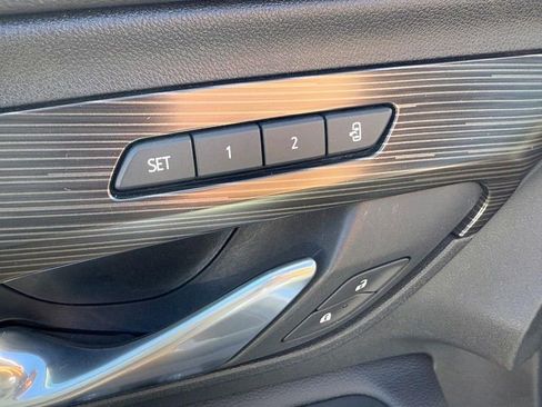 Used 2022 GMC Terrain SLT image 15