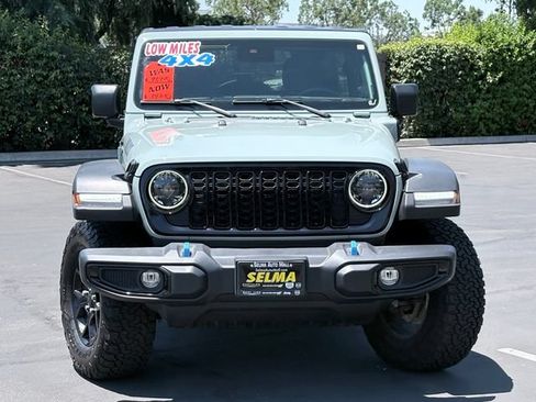 Used 2024 Jeep Wrangler Unlimited AWD/4WD image 3