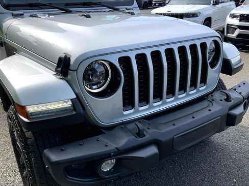 Used 2023 Jeep Gladiator Sport AWD/4WD image 26
