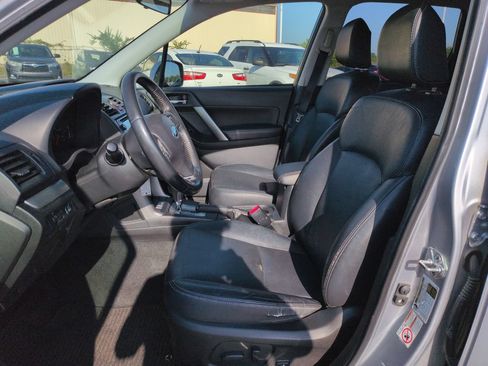 Used 2014 Subaru Forester 2.5i Touring AWD/4WD image 10