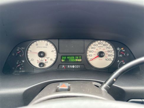 Used 2005 Ford F250 Lariat image 11