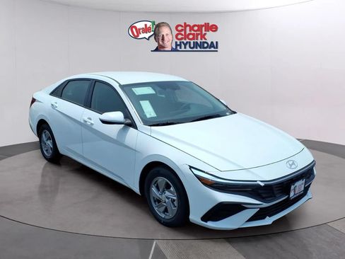 New 2026 Hyundai Elantra SE FWD image 7