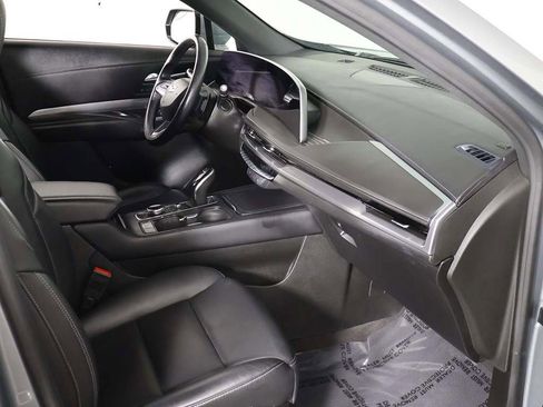 Used 2024 Cadillac XT4 Premium Luxury image 22