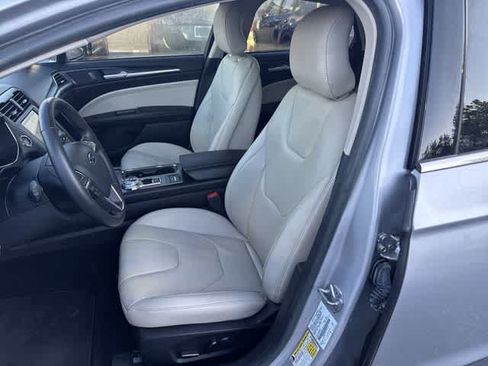 Used 2018 Ford Fusion Titanium FWD image 15