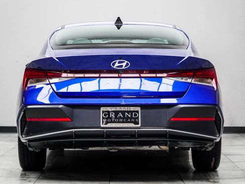 Used 2024 Hyundai Elantra SEL w/ Convenience Package image 12