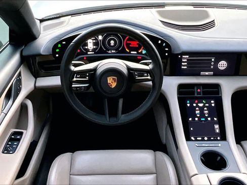Used 2022 Porsche Taycan 4 Cross Turismo image 5