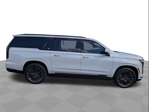 Certified 2025 Cadillac Escalade ESV Sport Platinum AWD/4WD image 3