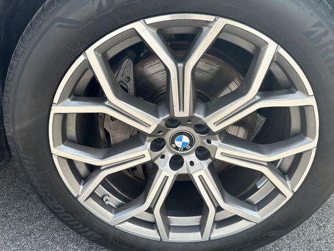 Used 2024 BMW X7 xDrive40i w/ Premium Package AWD/4WD image 15
