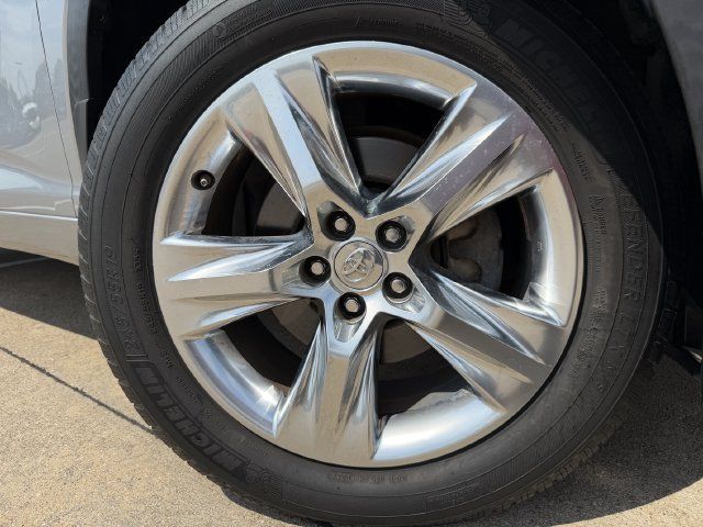 Used 2015 Toyota Highlander Limited Platinum AWD/4WD image 9