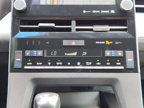 Used 2021 Toyota Avalon Limited w/ Advanced Safety Package FWD image 18