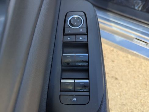 Used 2026 Toyota Prius Plug-In Hybrid image 14