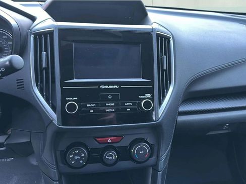 Used 2017 Subaru Impreza 2.0i Premium image 10