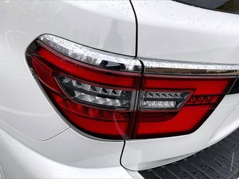 Used 2023 Nissan Armada Platinum w/ Captain's Chairs Package image 23