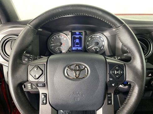 Used 2019 Toyota Tacoma TRD Off-Road AWD/4WD image 20