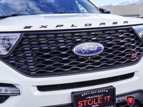 Used 2020 Ford Explorer ST w/ Premium Technology Package image 18