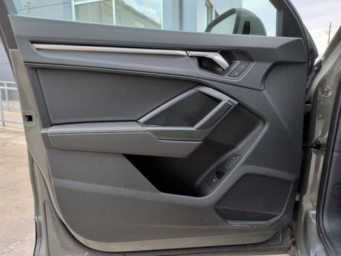 Used 2023 Audi Q3 2.0T Premium w/ Black Optic Sport Package image 14