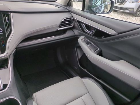 Used 2025 Subaru Outback Limited image 18