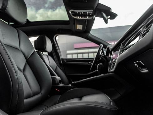 New 2026 Porsche Macan Turbo image 87