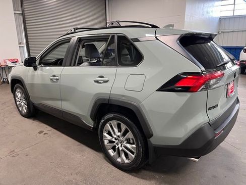 Used 2019 Toyota RAV4 XLE Premium w/ Carpet Mat Package image 5