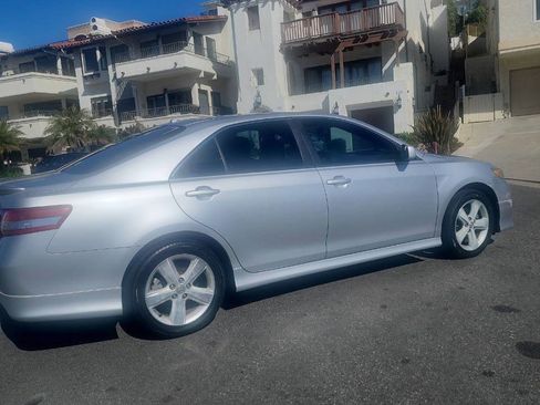 Used 2011 Toyota Camry SE w/ SE Extra-Value Pkg #1 image 4