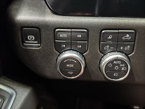 Used 2026 GMC Sierra 1500 Elevation w/ Elevation Premium Package AWD/4WD image 38