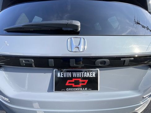 Used 2025 Honda Pilot Touring image 32