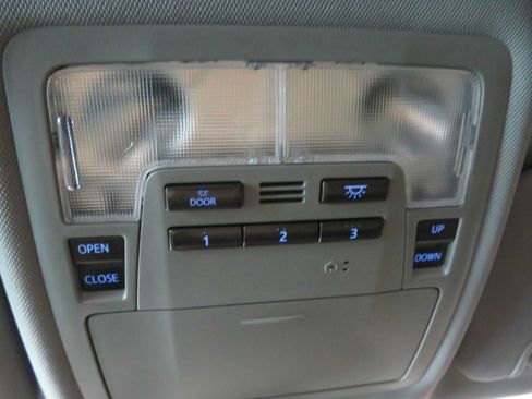 Used 2018 Toyota Highlander XLE AWD/4WD image 52
