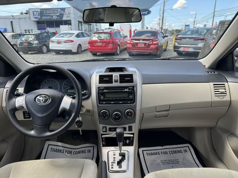 Used 2012 Toyota Corolla LE FWD image 25