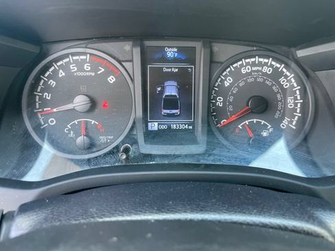 Used 2022 Toyota Tacoma SR AWD/4WD image 17